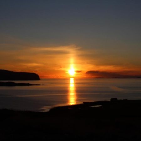 An Cala Beag Self Catering Apartment On The Waternish Peninsula Hallin Buitenkant foto