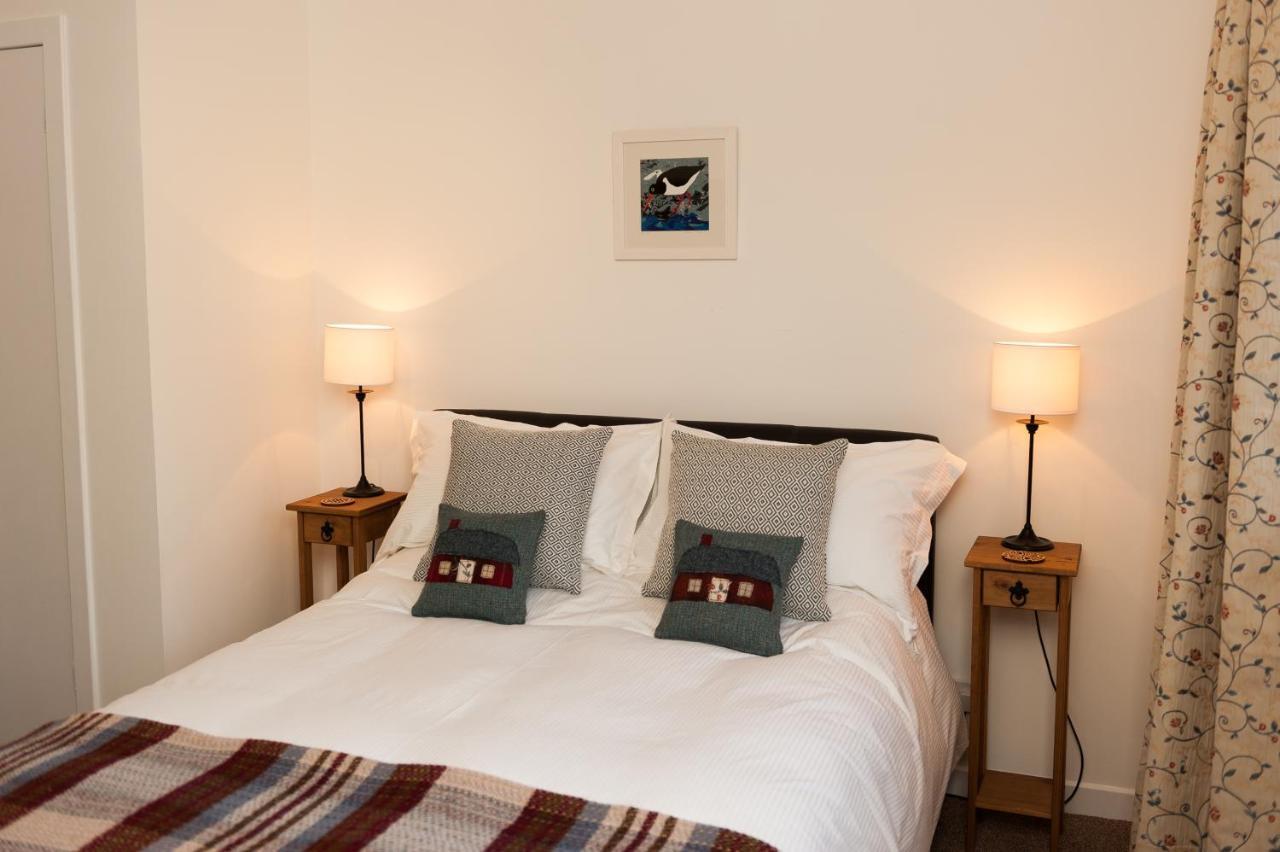 An Cala Beag Self Catering Apartment On The Waternish Peninsula Hallin Buitenkant foto