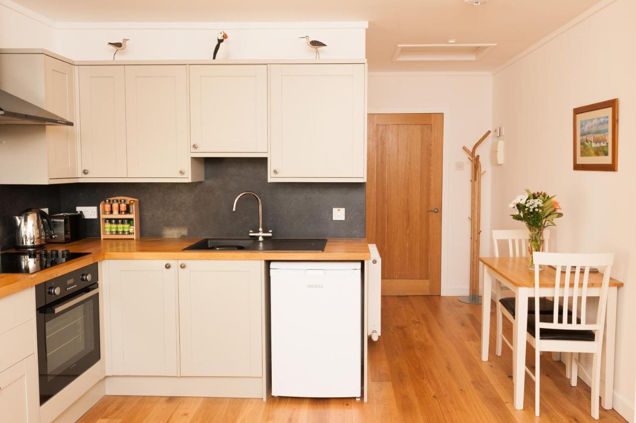 An Cala Beag Self Catering Apartment On The Waternish Peninsula Hallin Buitenkant foto