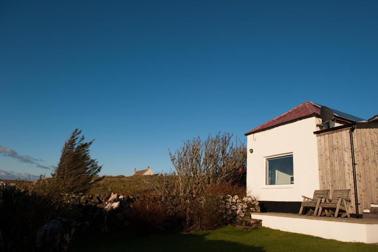 An Cala Beag Self Catering Apartment On The Waternish Peninsula Hallin Buitenkant foto